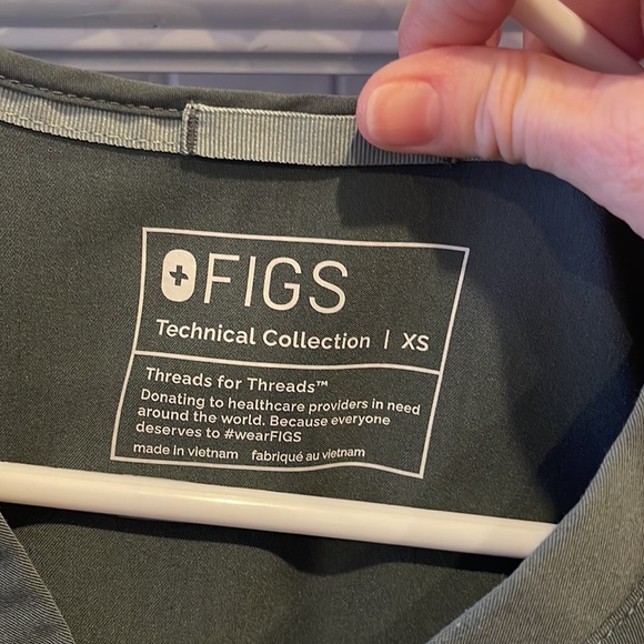 Figs set small stretchy waist with material tie joggers XS top . - Picture 4 of 12